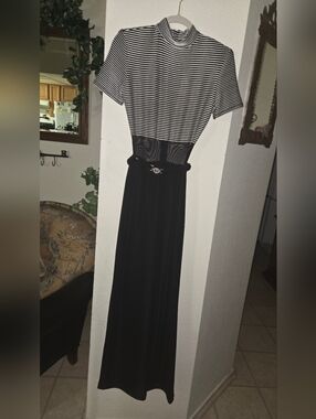 Elegant Jumpsuit, sz 6..very classy By 'ASHLEE'